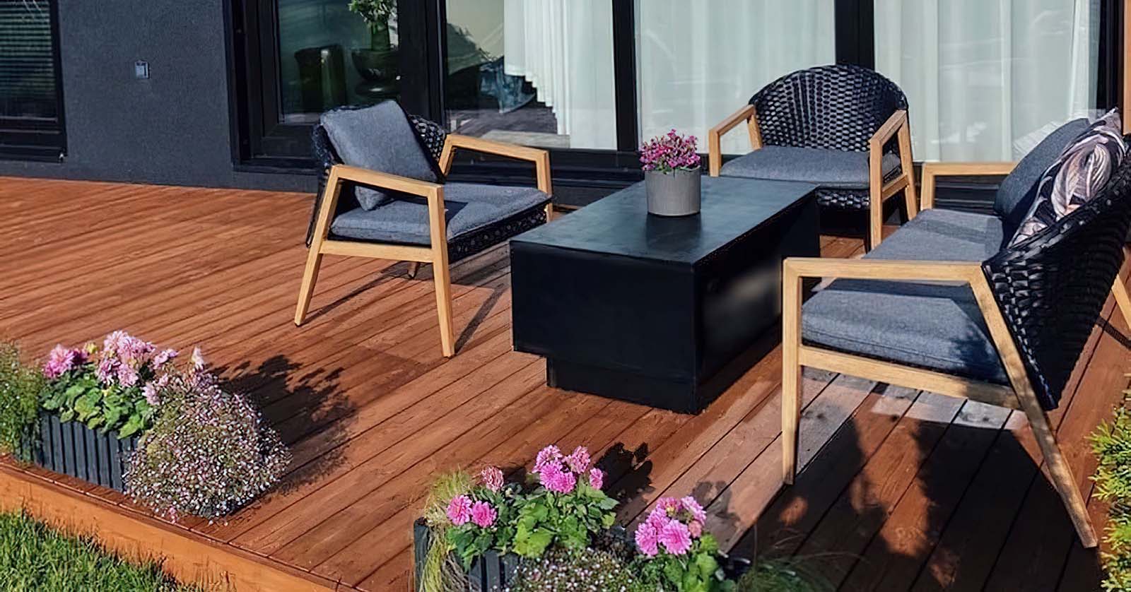 Clear and colour wood stain finishes for wooden decking and other surfaces.